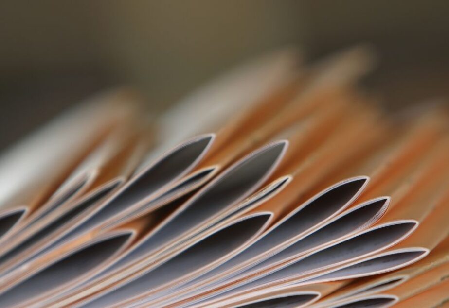 Rewolucja w marketingu drukowanym: Nowoczesne strategie tworzenia broszur, które przyciągają uwagę