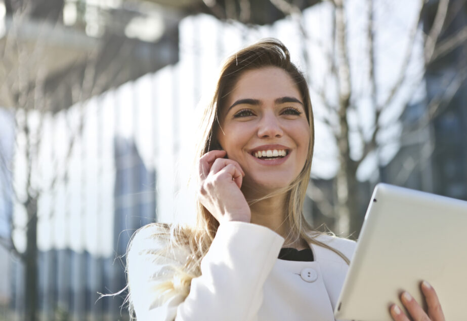 8 zasad eleganckiej rozmowy przez telefon