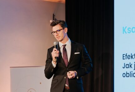 Proces cyfryzacji w firmie musi być dobrze przemyślany i zaplanowany – wywiad z Ksawerym Stojakiem