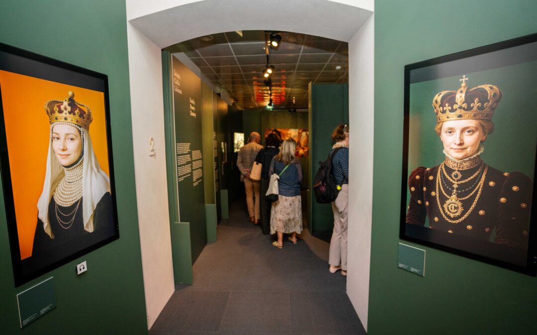 „Królowe, Królestwa i Emocje” – niezwykła wystawa w Wilnie o miejscu kobiet w historii