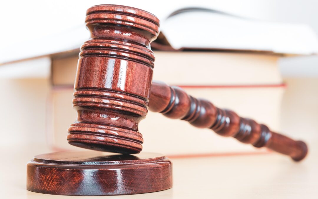 Kary umowne w biznesie: zasady, ryzyka i dobre praktyki