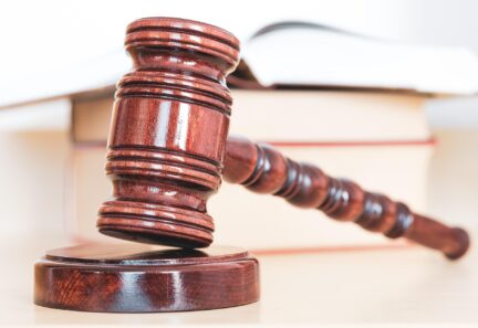 Kary umowne w biznesie: zasady, ryzyka i dobre praktyki