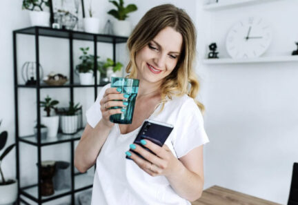 Nie musisz być wszędzie, żeby być widoczna – rozmowa z Olą Gościniak o sile kobiecego biznesu online