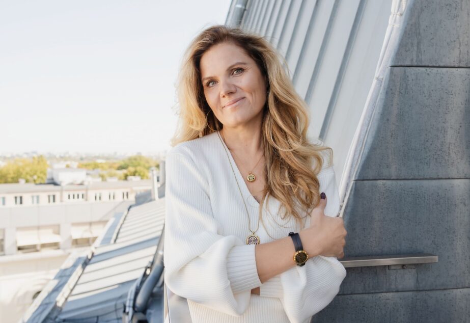 Edyta Tecław (Via Aroma): Biżuteria, która pachnie. Zapach, który wspiera. Sztuka codzienności zamknięta w kropli.