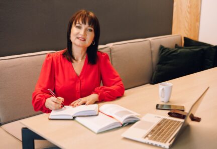 JDG czy spółka z o.o. co się opłaca i zaczyna dawać przewagę? – rozmowa z dr Elżbietą Sobów: