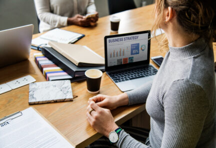 Jak wybrać agencję SEO dopasowaną do Twojego biznesu?